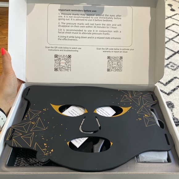 LED Face Mask - 7 color light brand new